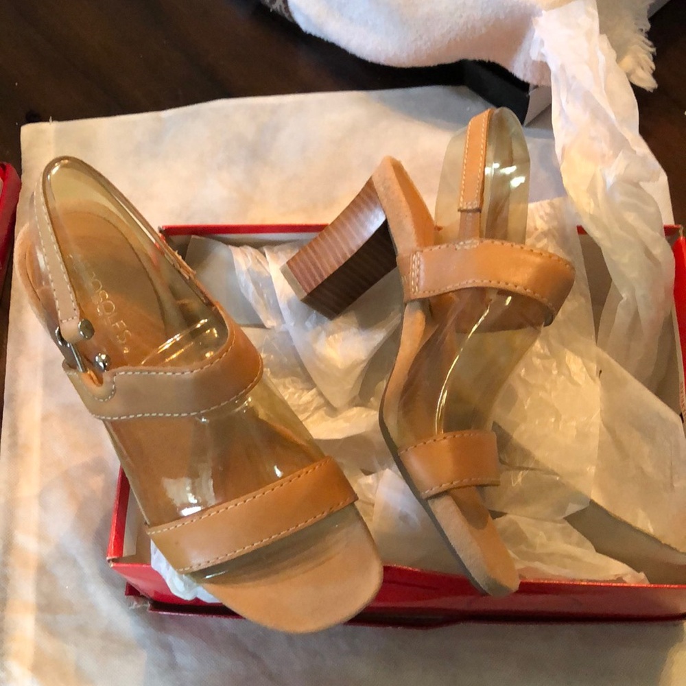 Moved Aerosoles Howdy Skies tan leather stacked heel back strap sandals + box